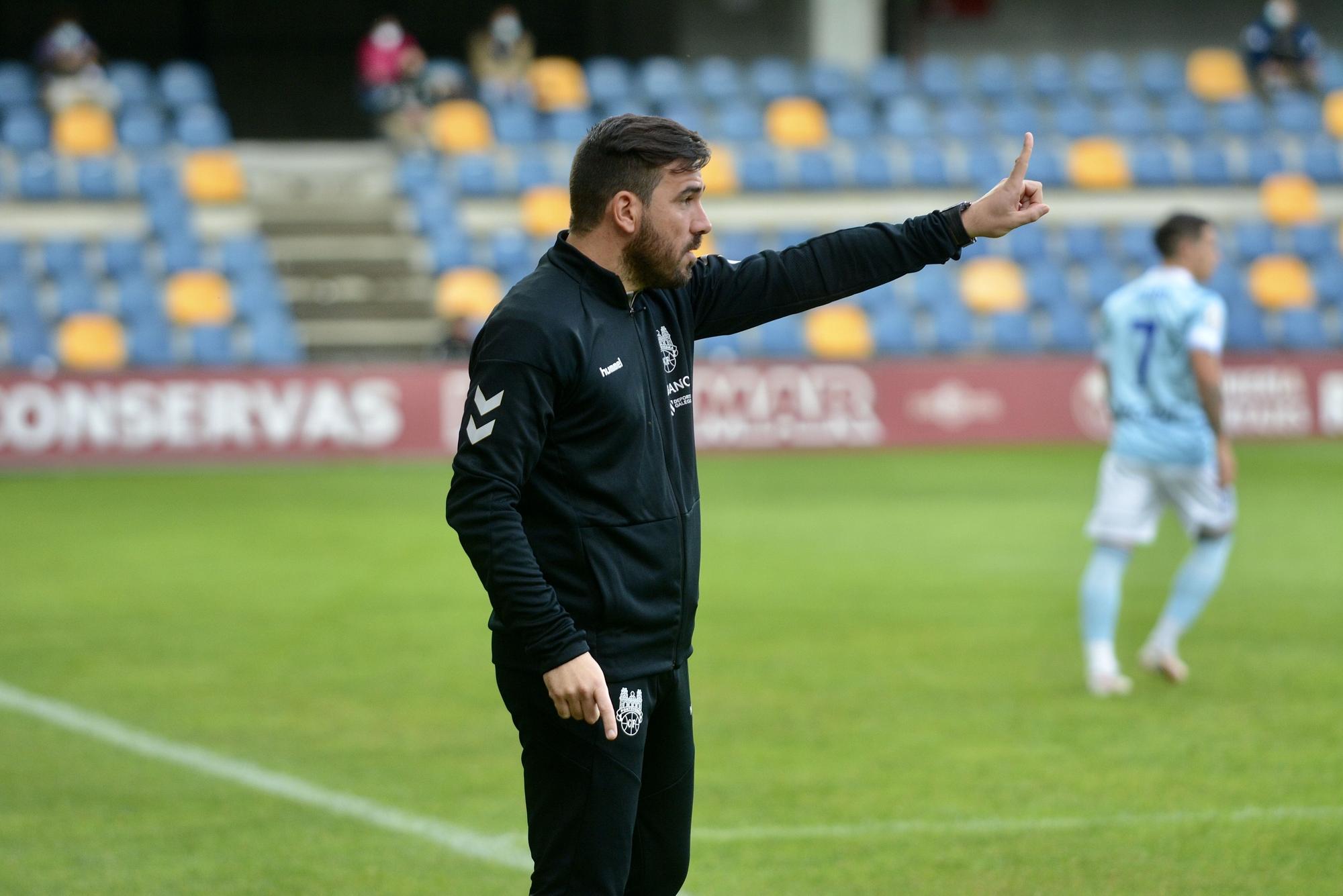 El Pontevedra se lleva el derbi en Pasarón