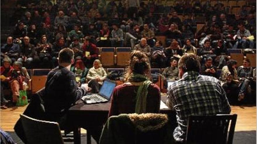 Un moment de l&#039;assemblea celebrada ahir a l&#039;Ateneu de Celrà, amb 130 cupaires.