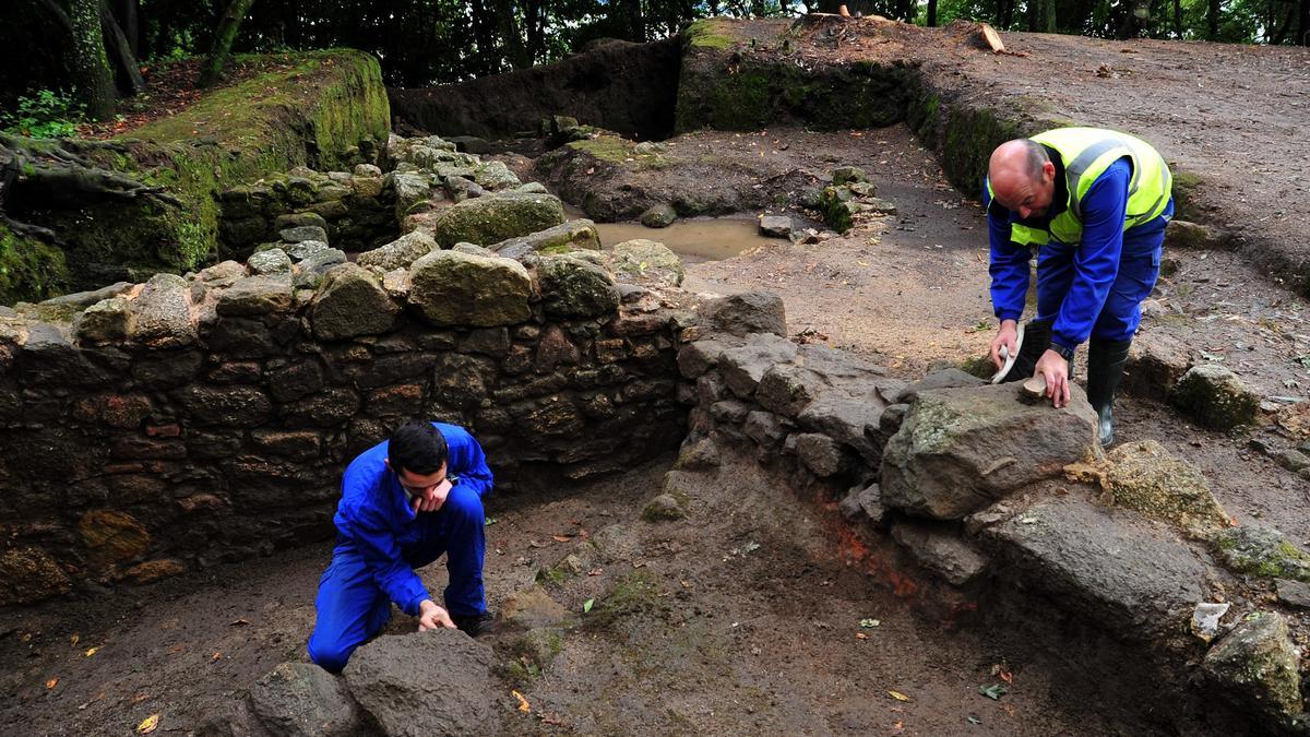Las excavaciones en Vilagarcía rescataron una docena de cabañas