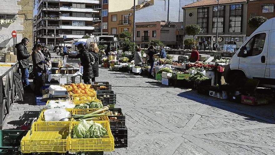 El ayuntamiento pondrá una tasa por metro ocupado en el mercadillo