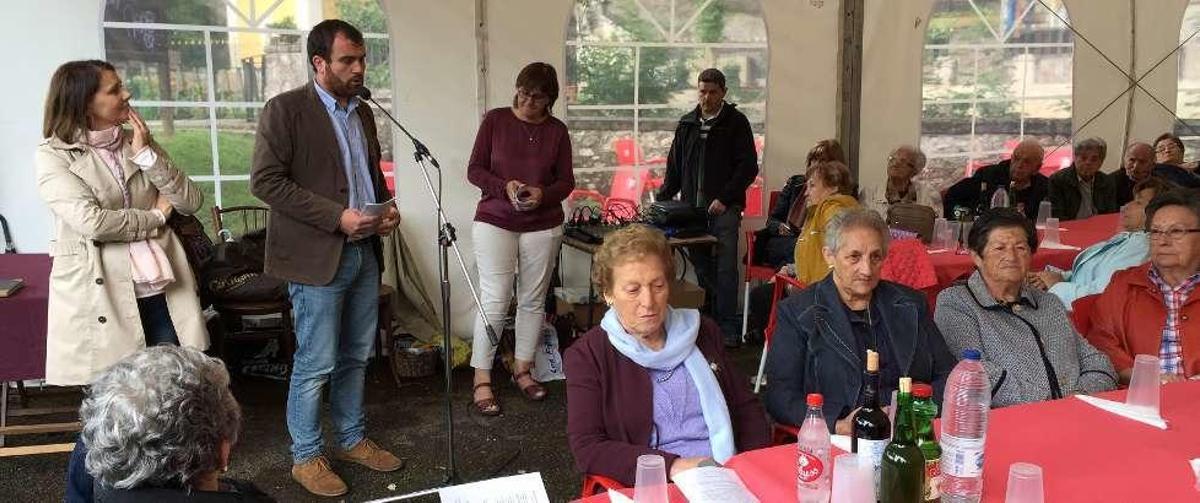 Los mayores de Piloña "tienen mucha experiencia que aportar", señalan en el II Encuentro de La Cueva