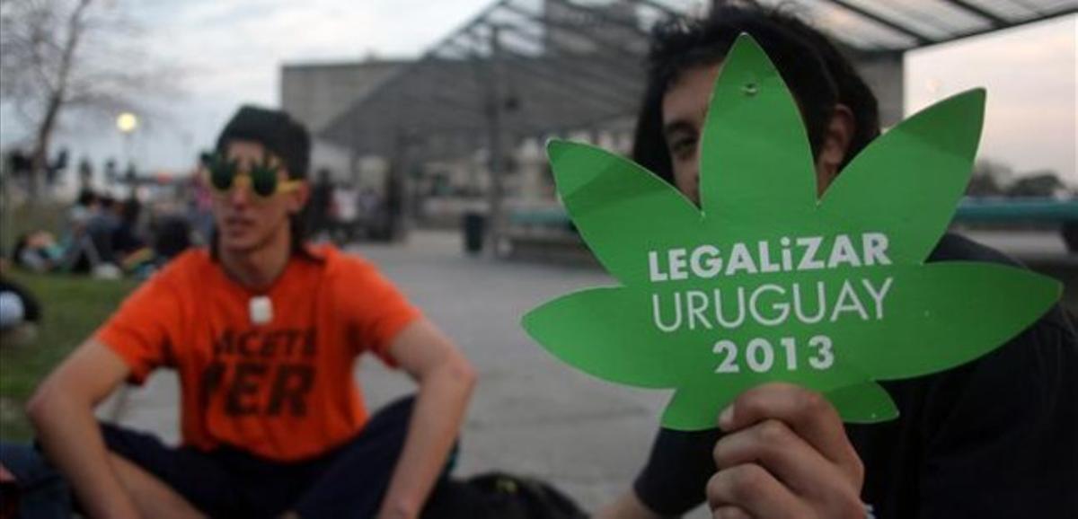  Manifestació a favor de la legalització de la marihuana fora del Congrés.