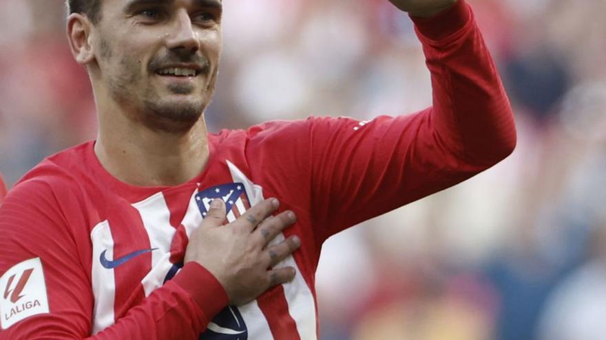 Antoine Griezmann celebra el gol de penalti ante la Real. |  // SERGIO PÉREZ