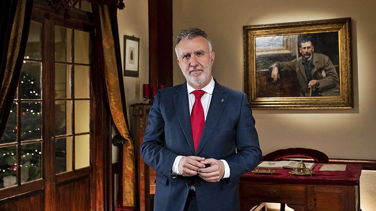 Ángel Víctor Torres, presidente del Gobierno, durante el discurso de fin de año en la Casa Museo Pérez Galdós.