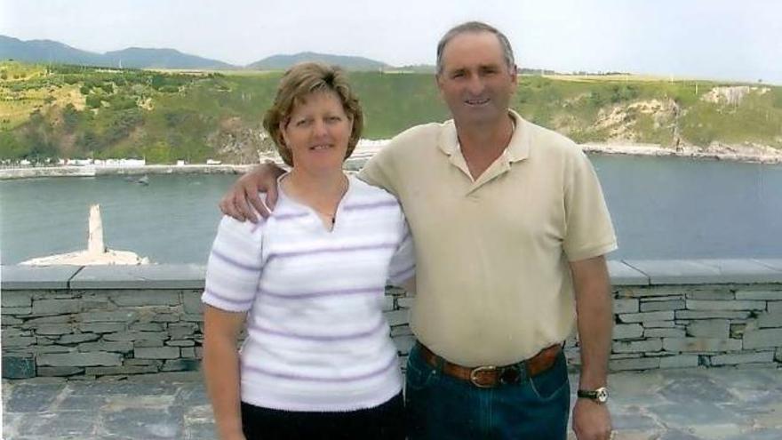 María Esperanza Garrido y Balbino Suárez, en Luarca.