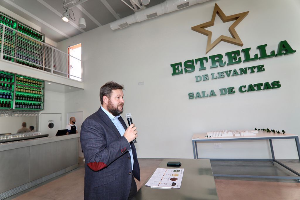 Presentación de la nueva sala de catas de Estrella Levante