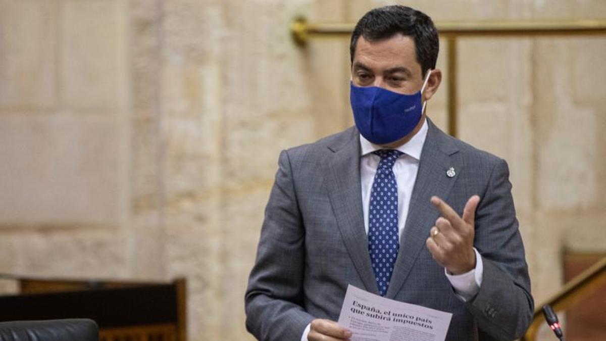 El presidente de la Junta, Juanma Moreno, ayer en el Parlamento andaluz.