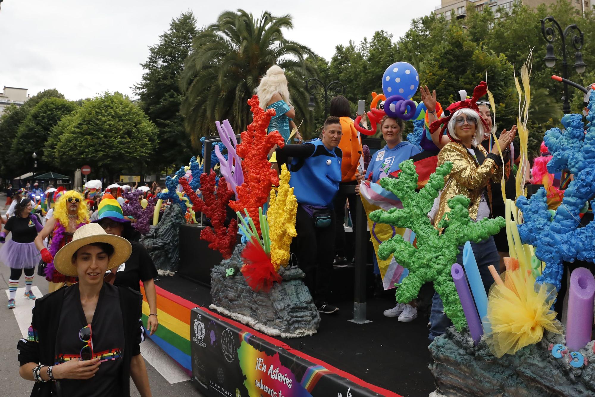 En imágenes: así fue la manifestación del orgullo LGTB en Gijón