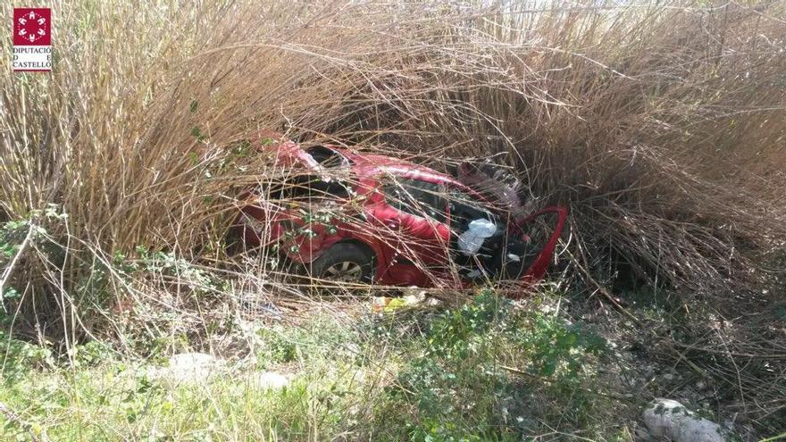 Se precipita con su coche a un barranco de 15 metros de altura y solo sufre una luxación de cadera