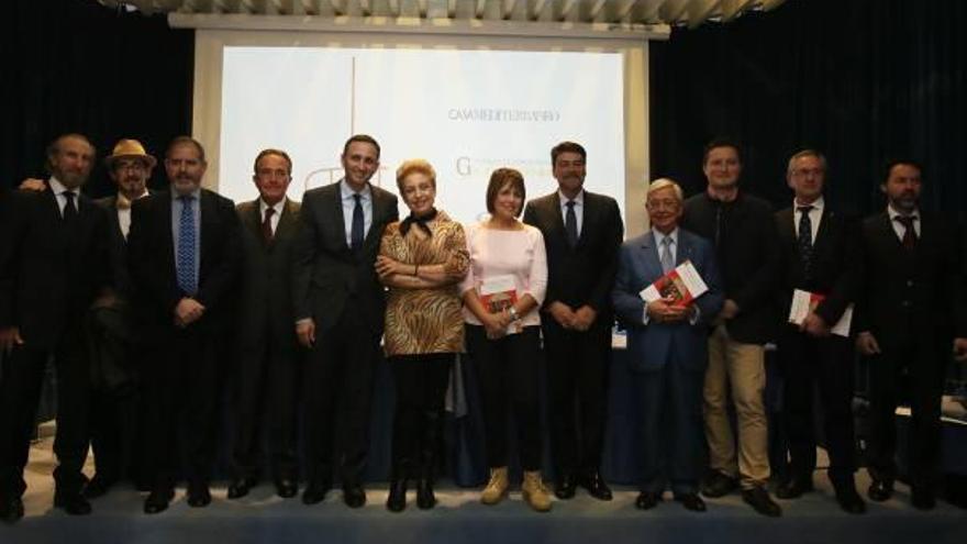 Políticos, chefs y promotores de la sede alicantina de la AGM, ayer en Casa Mediterráneo.