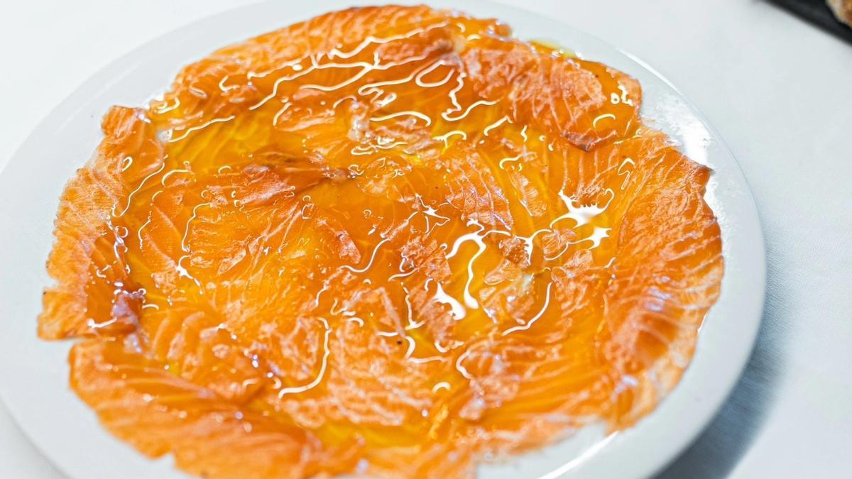 Salmón marinado del menú especial para la 'diada' de La Venta.