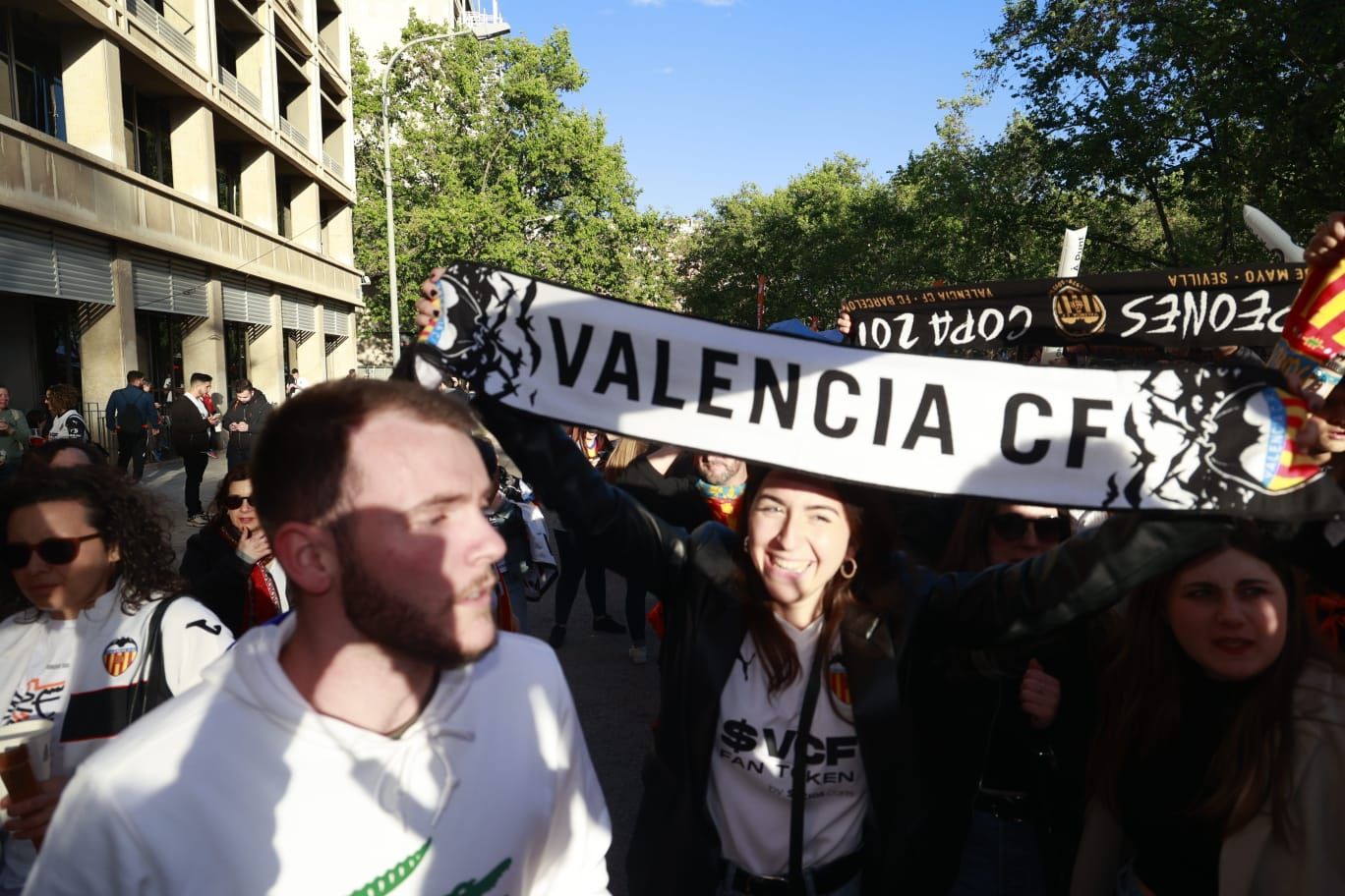 Mestalla es una fiesta en las horas previas a la final