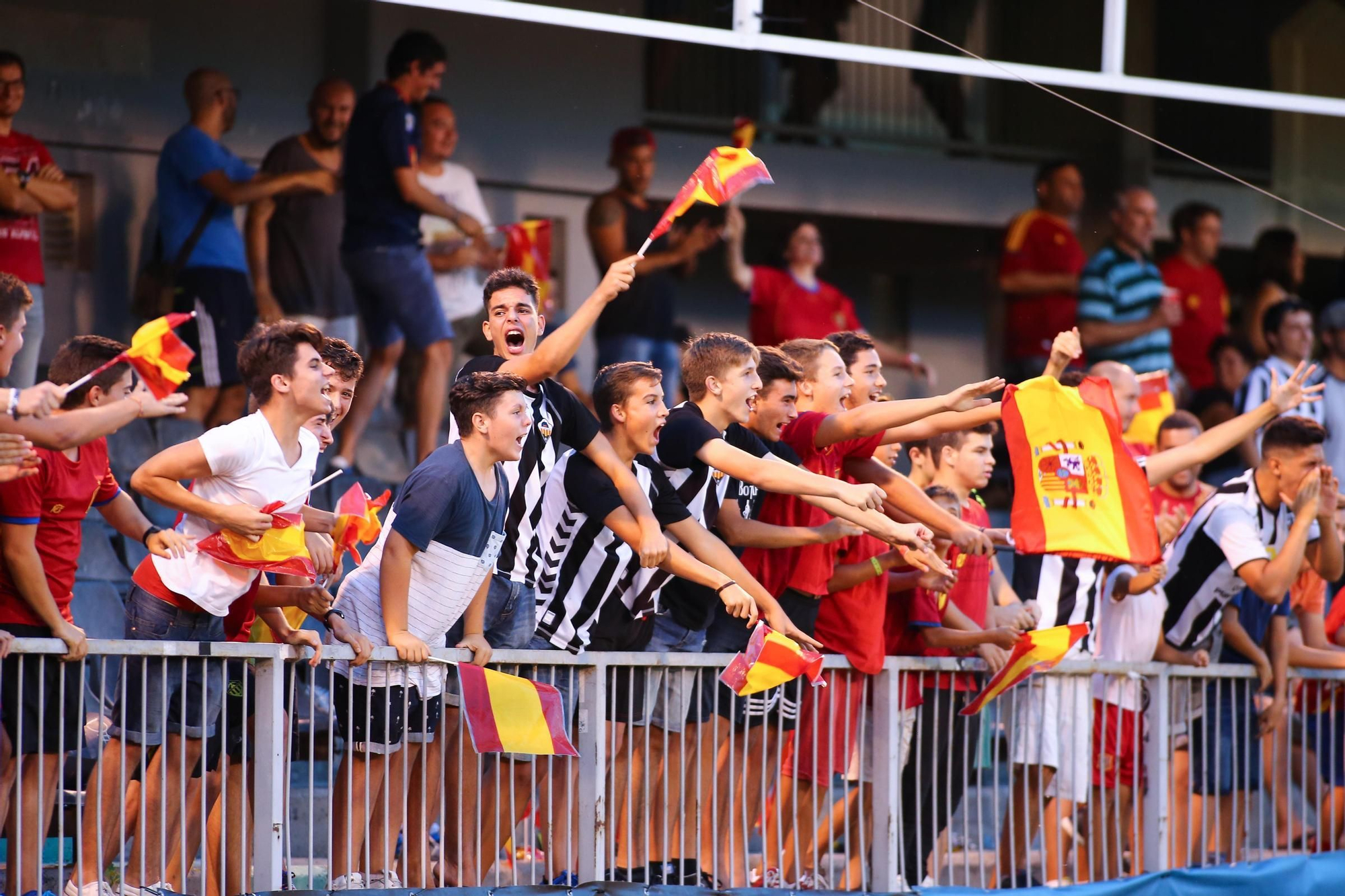 Galería | Búscate en las últimas visitas de la selección española al SkyFi Castalia