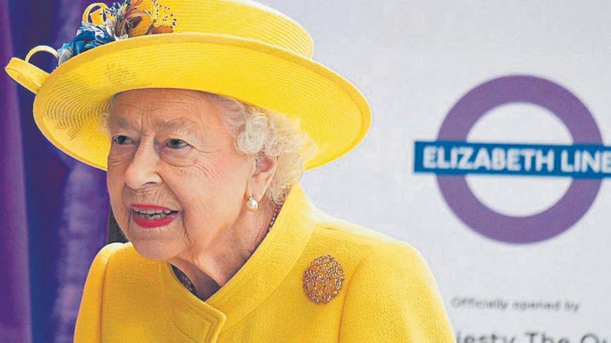 Isabel II celebra 70 anys en el tron sense gairebé canvis en la institució
