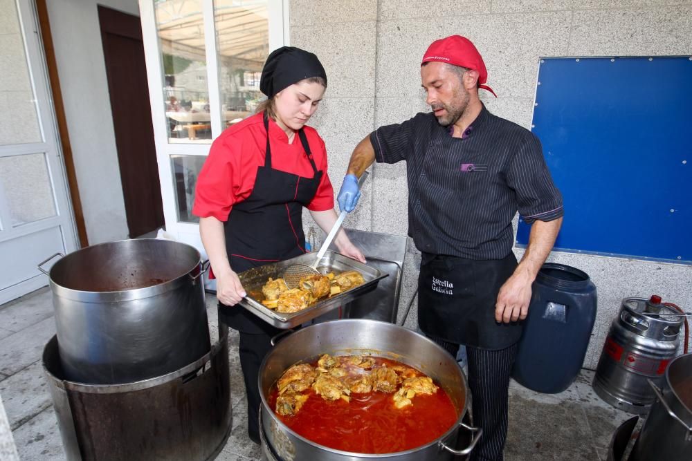 La XVIII edición de la fiesta gastronómica coincide con la celebración del Concurso-Exposición de Espantallos na Ruta do Río Barbeira.