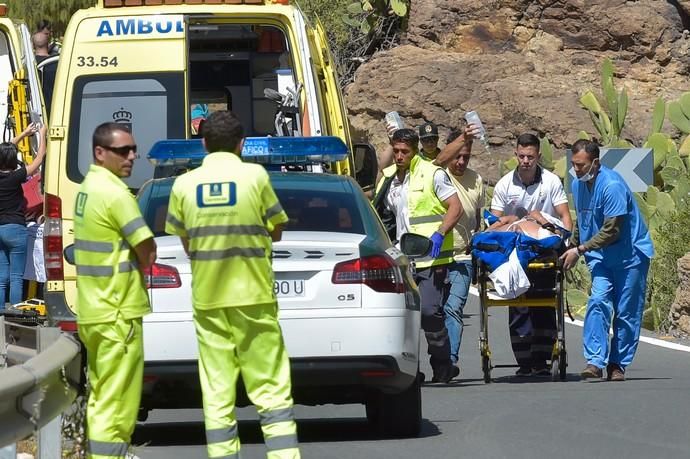 17-03-2019 SAN BARTOLOMÉ DE TIRAJANA. Accidente. Choca un coche contra tres motos.   Fotógrafo: ANDRES CRUZ  | 17/03/2019 | Fotógrafo: Andrés Cruz