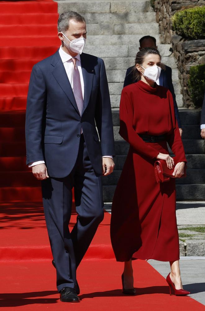 Los reyes visitan Andorra: el rey Felipe VI y la reina Letizia llegan a la Casa de la Vall en Andorra la Vella