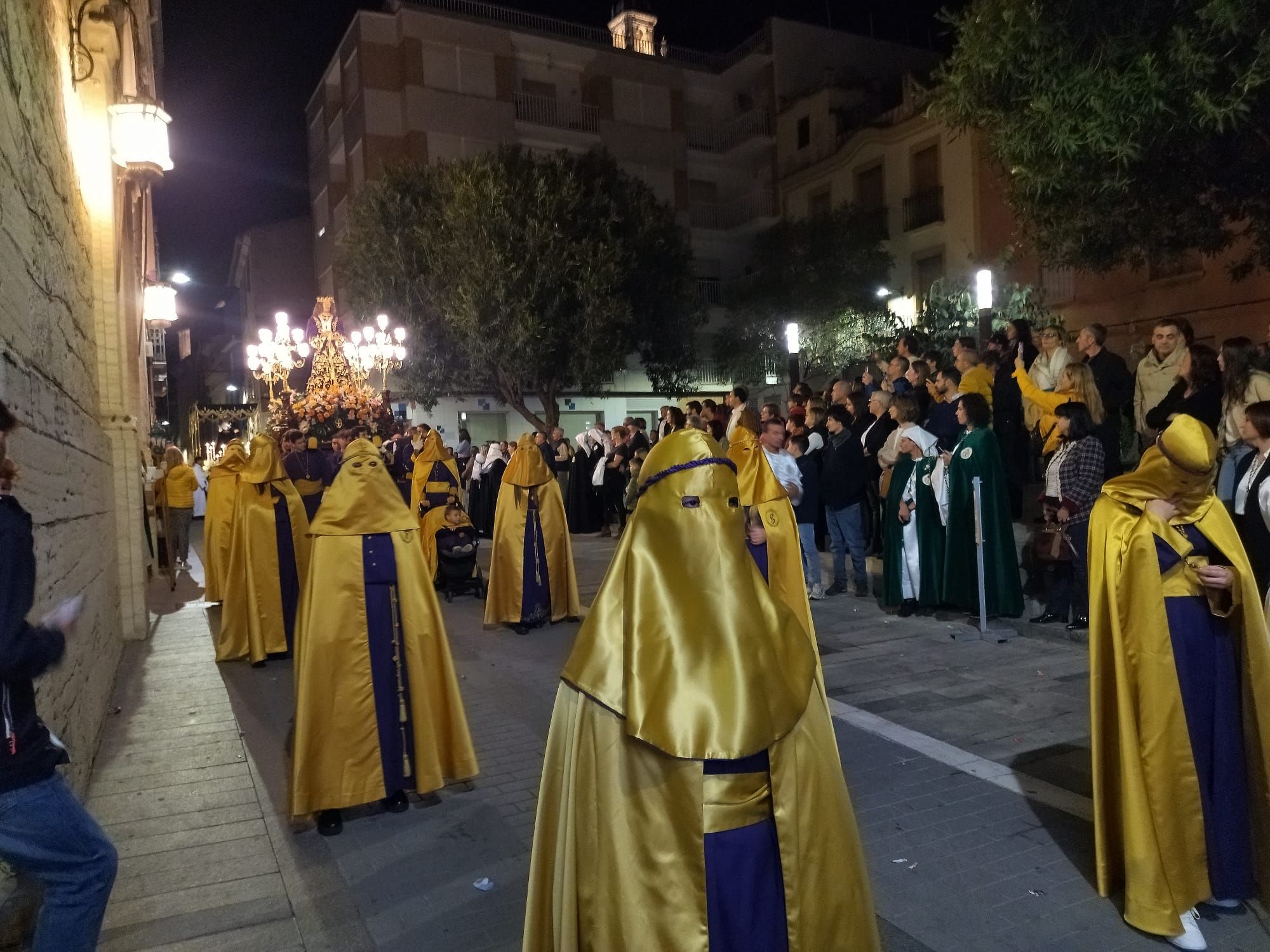 Devoción en Pego en la procesión de la Pasión de Jesús