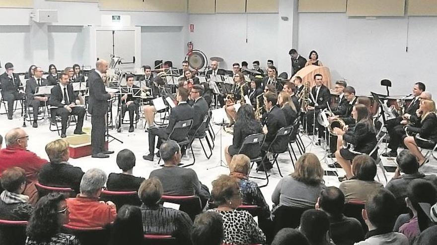 LA unión musical DE ALMENARA honra A SANTA CECILIA