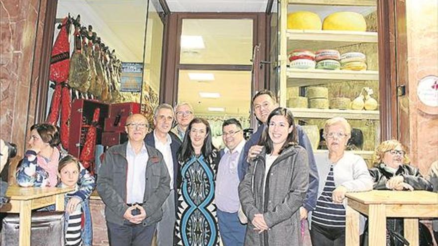 Valle de Aras abre en Lucena un Cheese Bar delicatessen