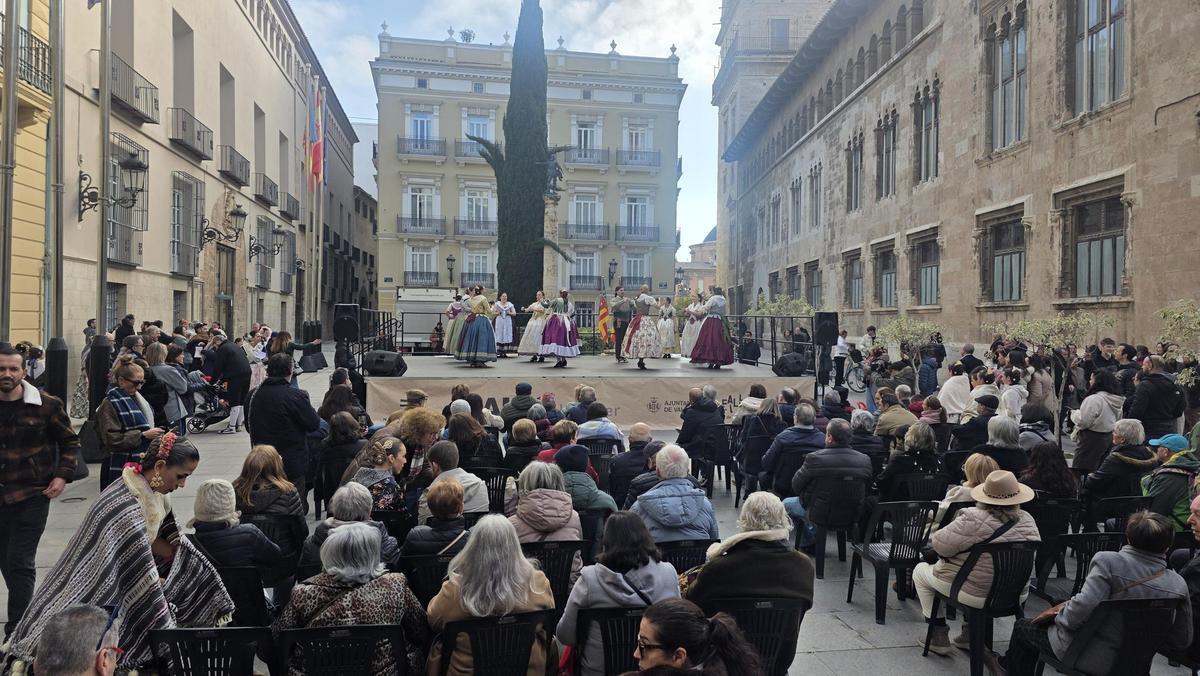 Balls al Carrer en la Plaza de Manises