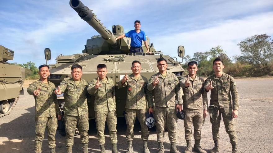 Santa Bárbara forma a militares filipinos en el manejo de los &quot;Pizarro&quot;