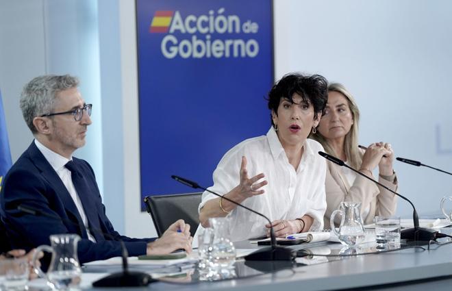 El Gobierno encuadra en la libertad de expresión sus críticas a la justicia por los casos que cercan al PSOE
