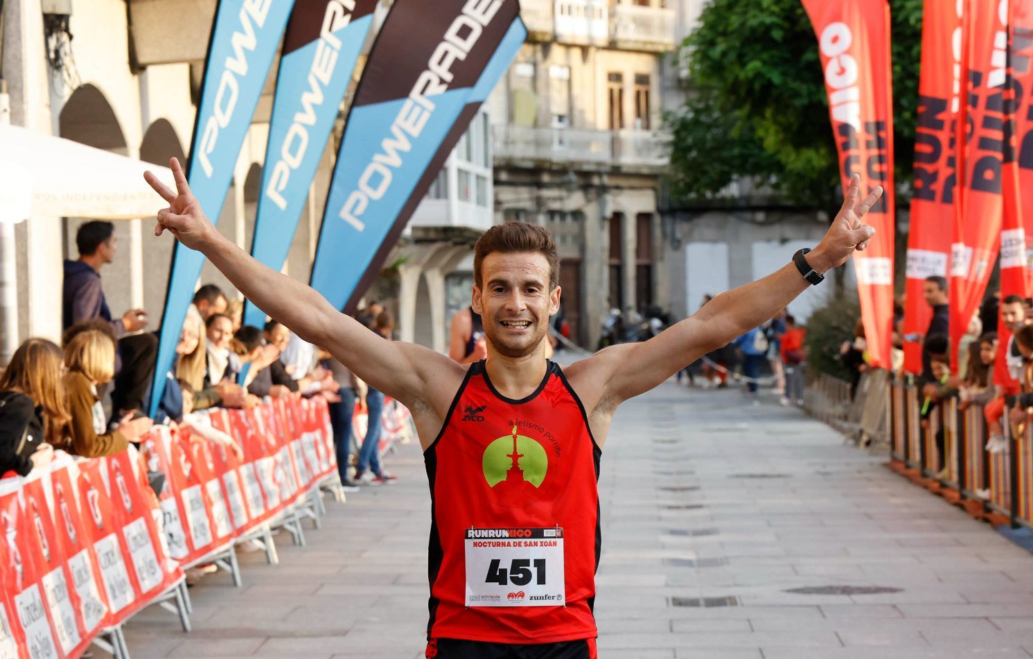 Una carrera con sardina y pan como premios