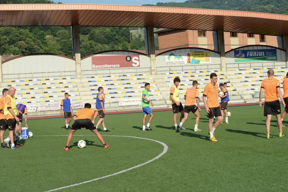 Primer entrenamiento del Caudal Deportivo de Mieres