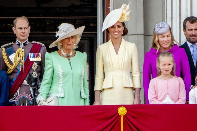 Kate Middleton luce espectacular un diseño de Alexander McQueen y un tocado de Philip Treacy en la celebración del 'Trooping the colour'