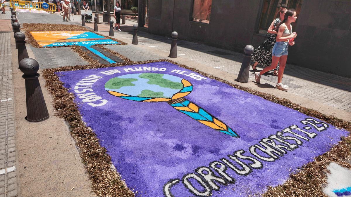 Alfombras del Corpus Christi en Santa Cruz