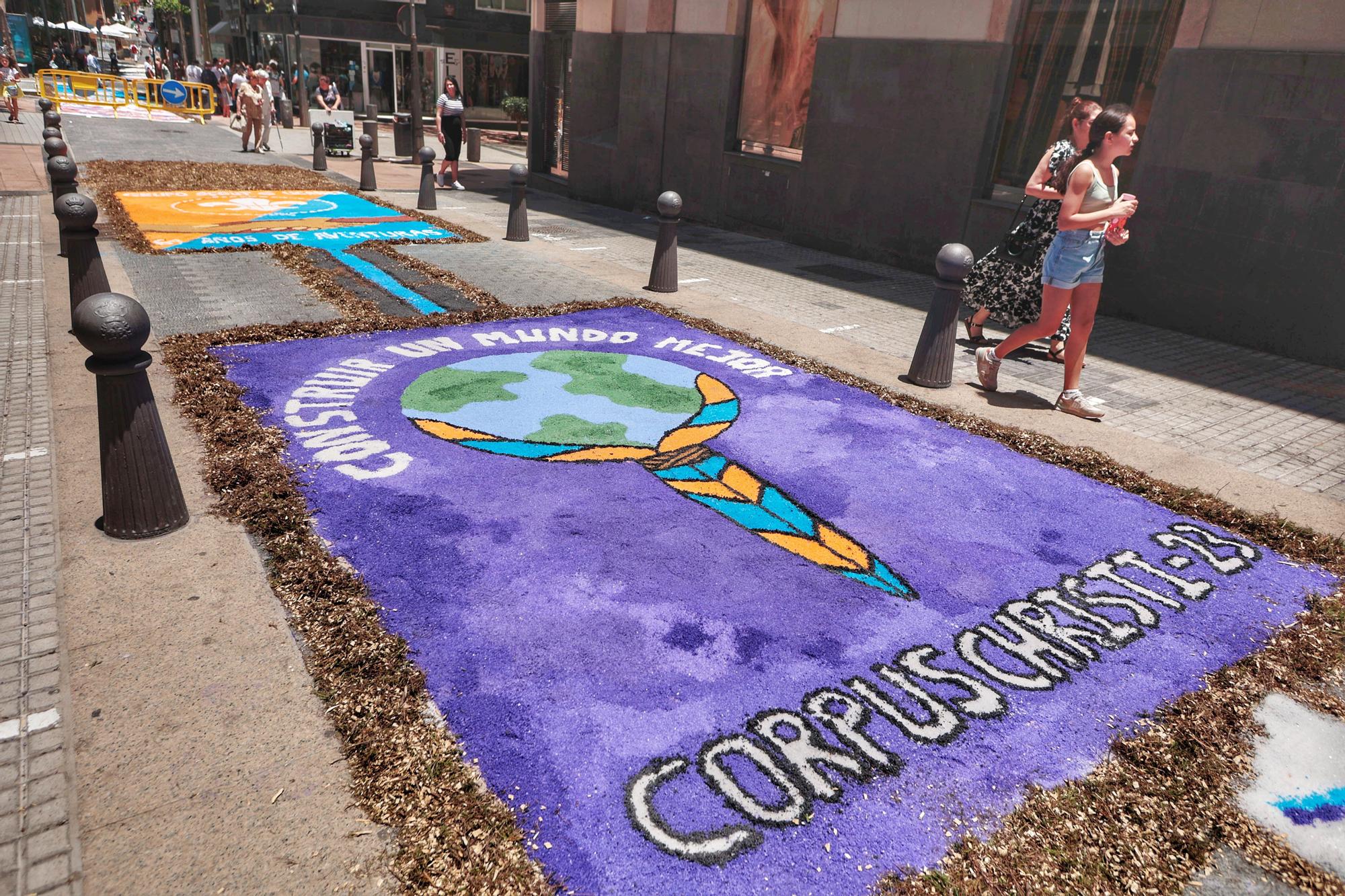 Alfombras del Corpus Christi en Santa Cruz