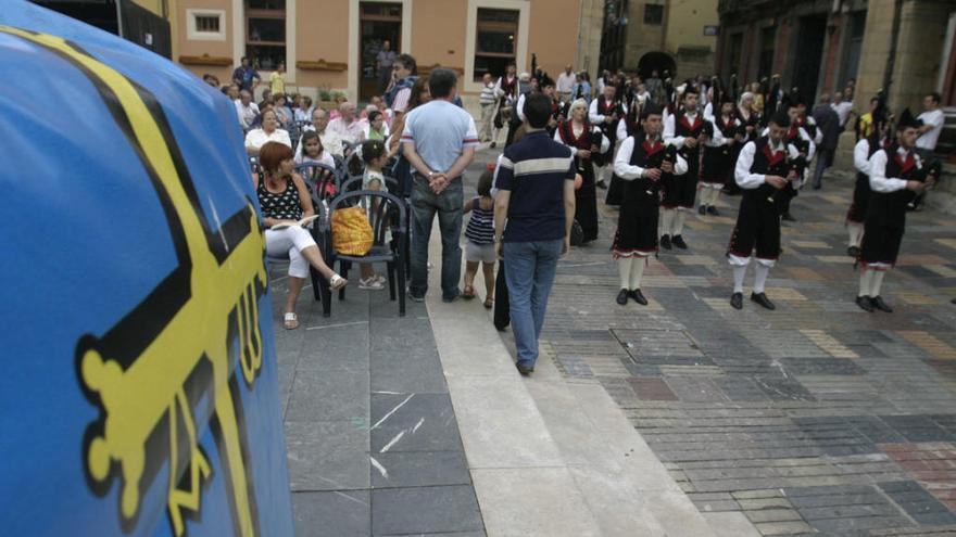 Miembros de la Banda de Gaitas &quot;Villa de Avilés&quot;.