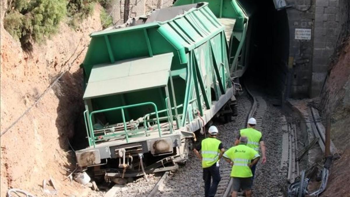 Entrada del túnel donde descarriló el tren de la R-15.