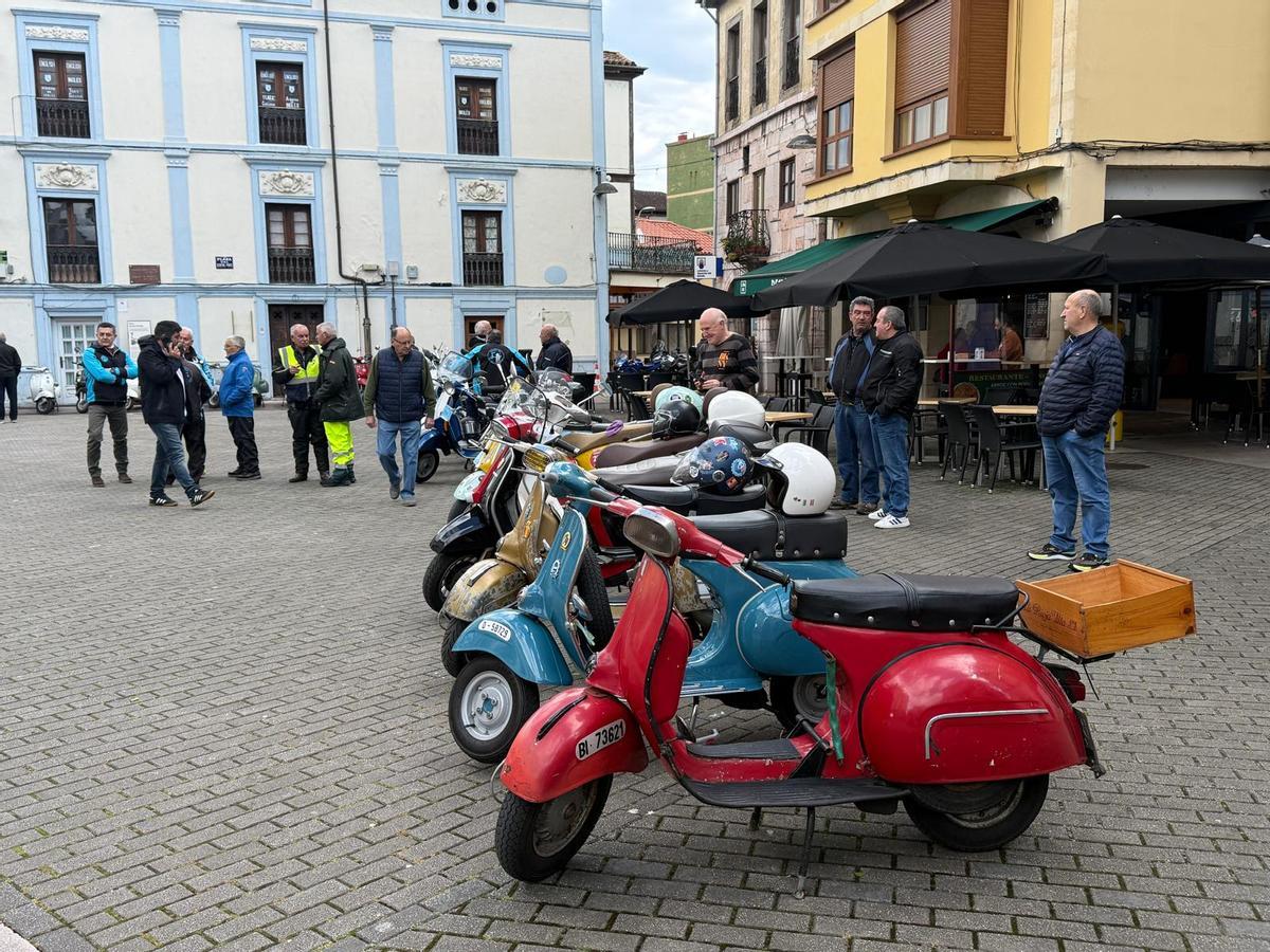 La concentración de vespas y lambrettas de Grado, en imágenes La concentración de vespas y lambrettas de Grado, en imágenes