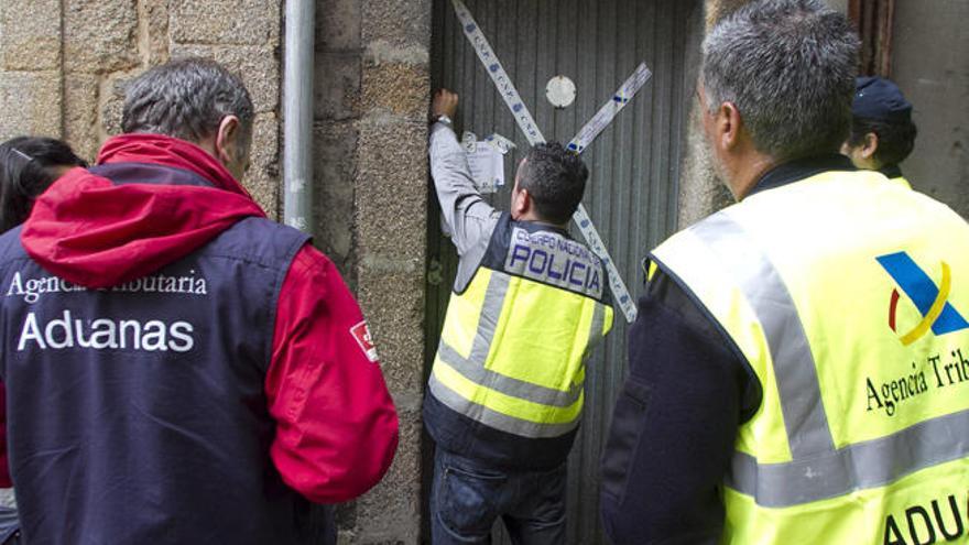 Imagen del operativo desarrollado hoy en A Pedra // Salvador Sas