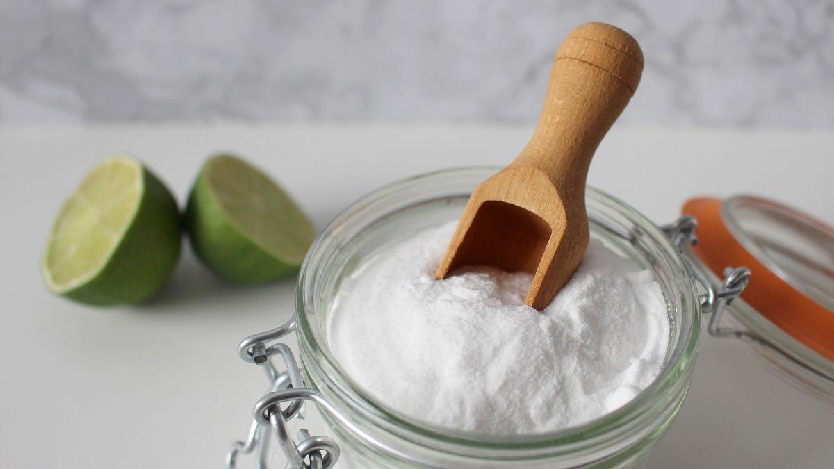 Esta mezcla de sal y bicarbonato mantendrá tu retrete impoluto.