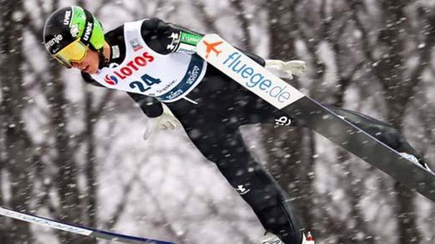 ¿Por qué los esquiadores repiten la posición de V en los saltos?