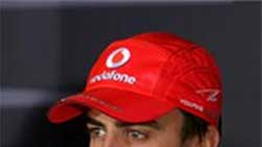 Alonso se sale de pista y dominan los Ferrari