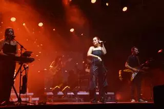 Leire Martínez pone a cantar a 2.000 personas en las fiestas de l'Alcora