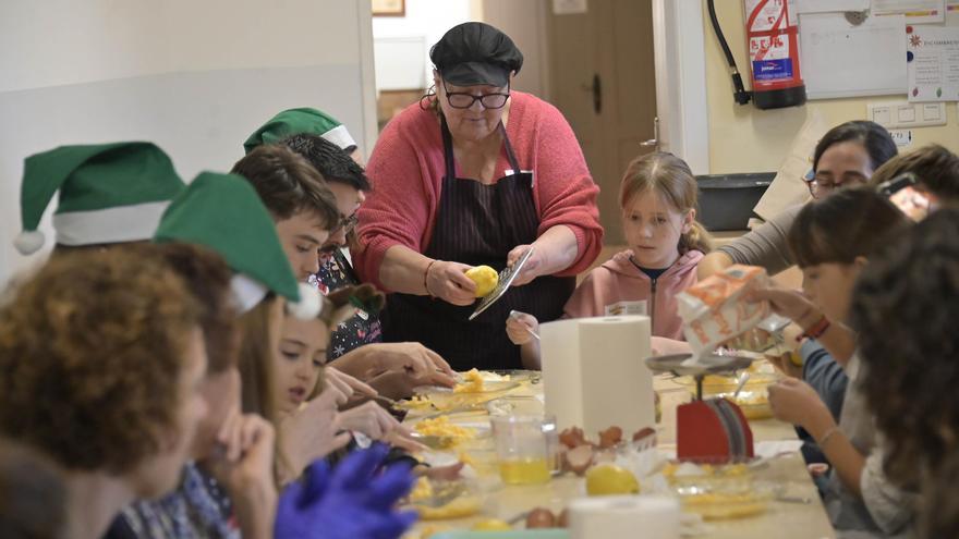 El taller de dulces navideños en el Museo de Pusol, en imágenes