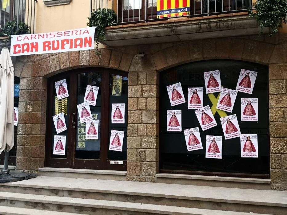 Converteixen la seu d'ERC de Solsona en la «Carnisseria Can Rufián»