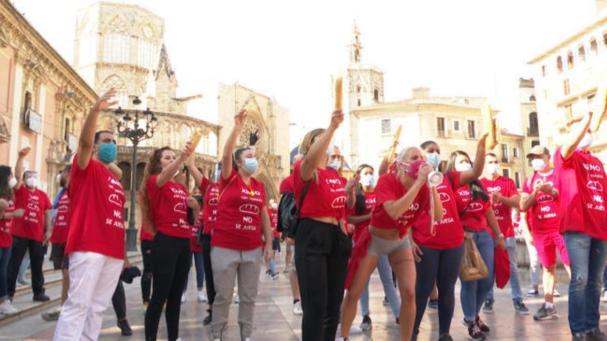 Manifestación de hosteleros valencianos contra la ley del Juego