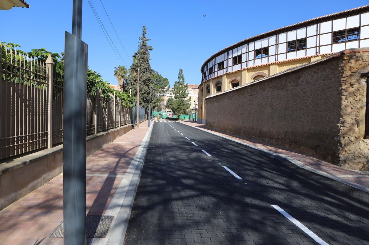 Tramo final de la calle, que discurrirá por el lateral de la futura estación.