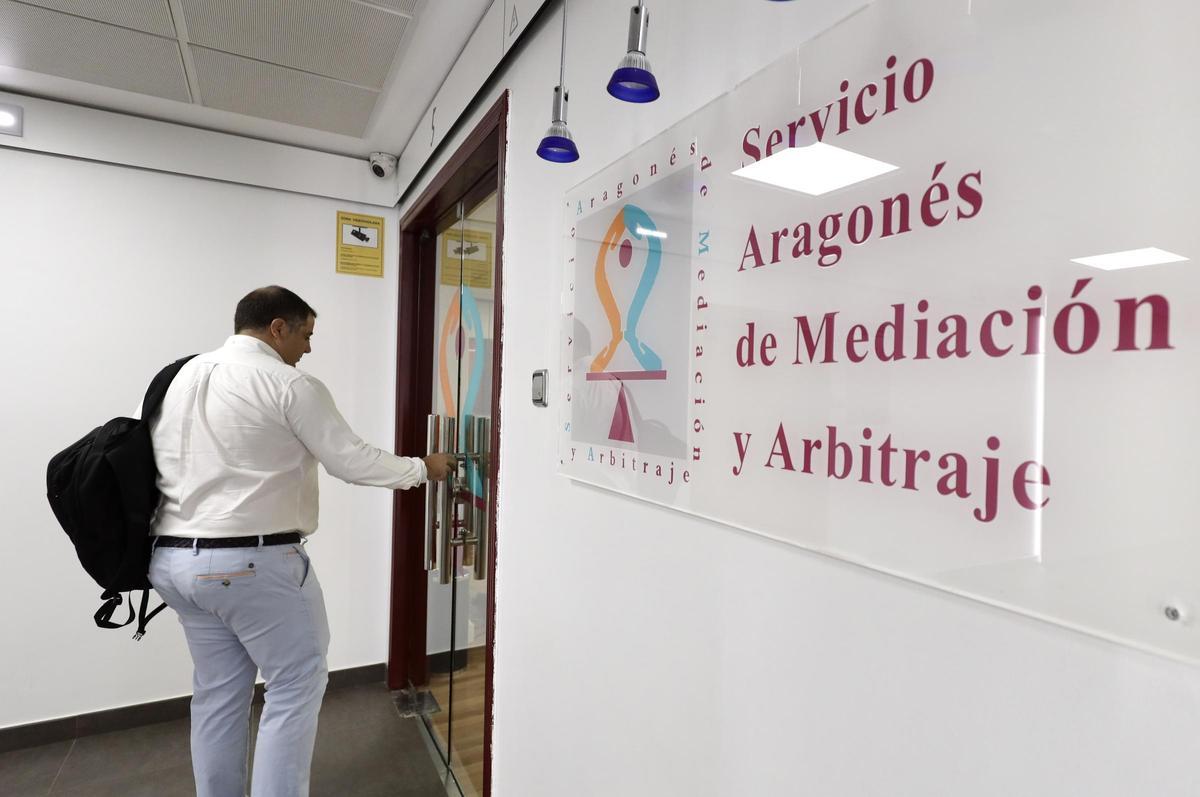 Entrada al Servicio Aragonés de Mediación y Arbitraje (SAMA), en Zaragoza.