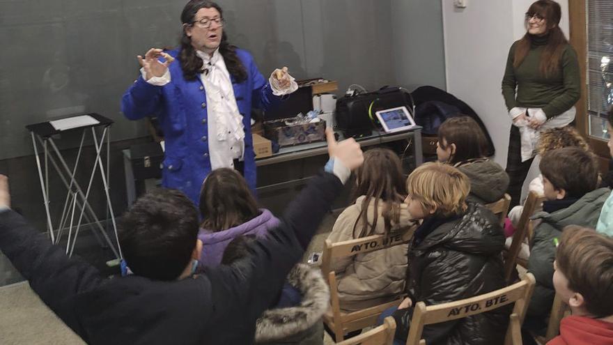 El taller se ha desarrollado en el Ayuntamiento de la Plaza Mayor. | E. P.