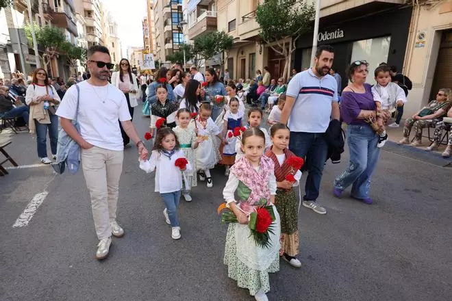 Búscate en esta macrogalería de fotos de la ofrenda de flores a Sant Pasqual en Vila-real