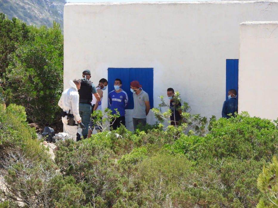 Detenidos 57 migrantes llegados a Baleares en cinco pateras