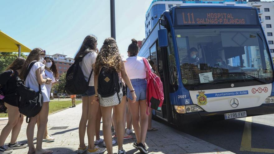 La extensión de la gratuidad del bus a 17 años dispara el uso del  transporte público - La Nueva España