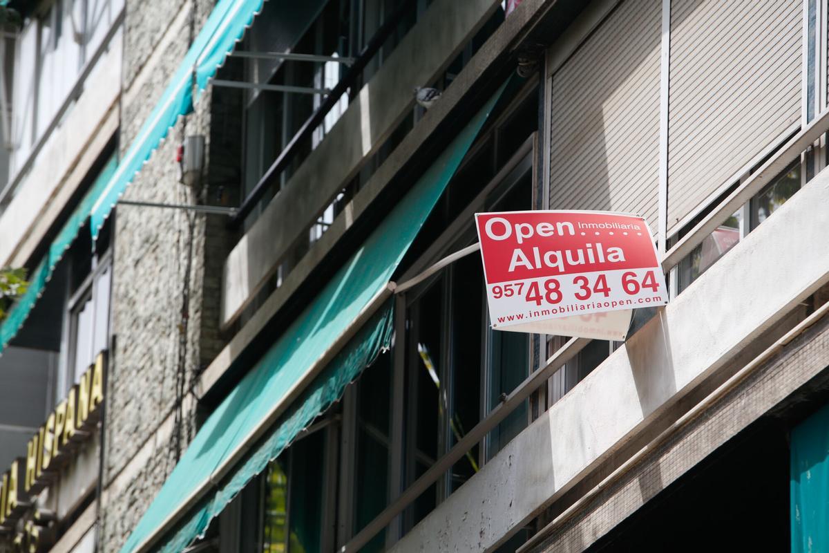 MANUEL MURILLO. Carteles de se alquila piso, cartel alquiler de pisos córdoba, carteles inmobiliarias